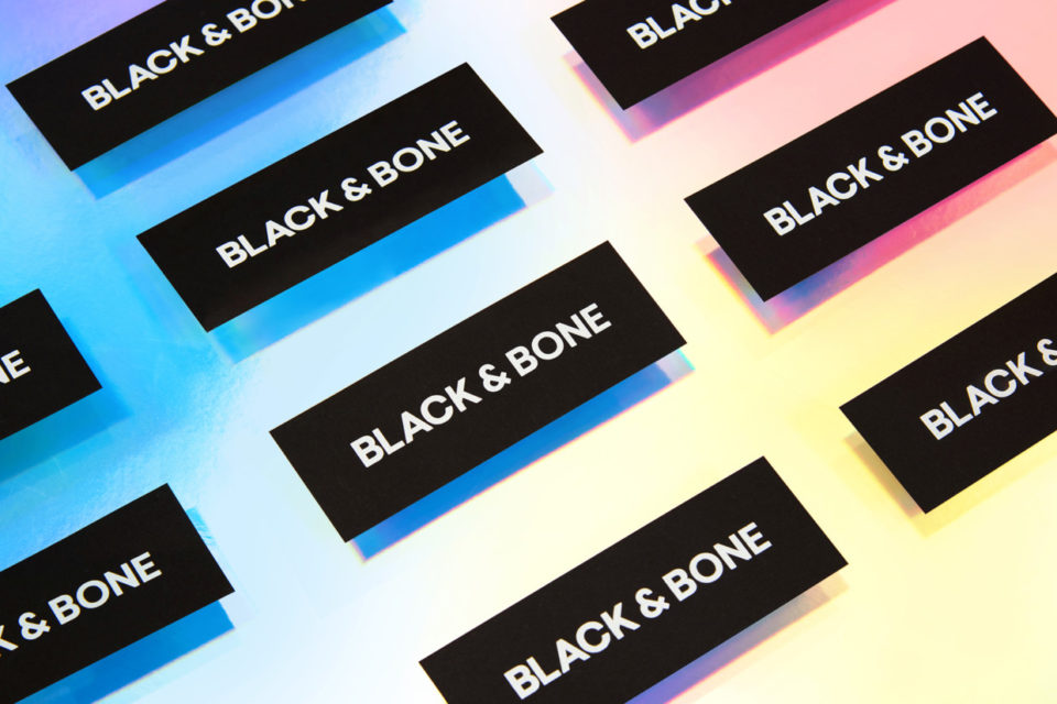 服裝品牌vi設(shè)計(jì)媒體標(biāo)志風(fēng)格類 76、電視廣告商標(biāo)風(fēng)格 77、報(bào)紙廣告商標(biāo)風(fēng)格 78、雜志廣告商標(biāo)風(fēng)格 