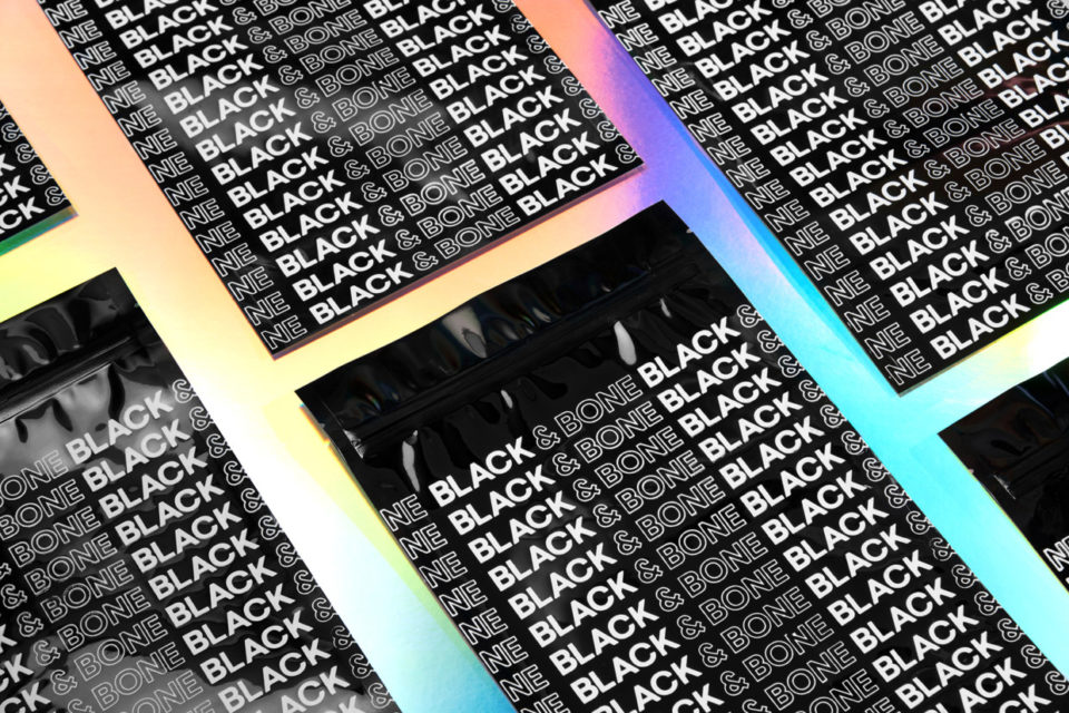 服裝品牌vi設(shè)計(jì)旗幟規(guī)劃類 45、公司旗幟 46、橫式掛旗 47、直式立旗 48、小吊旗 49、大型掛旗 50、桌上旗 51、錦旗 52、獎(jiǎng)勵(lì)旗 53、紀(jì)念旗 54、慶典用旗 55、主題式旗幟 56、POP